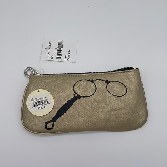 Nordstrom ‘All You Need’ Cosmetic Case - NWT - Picture 1 of 6